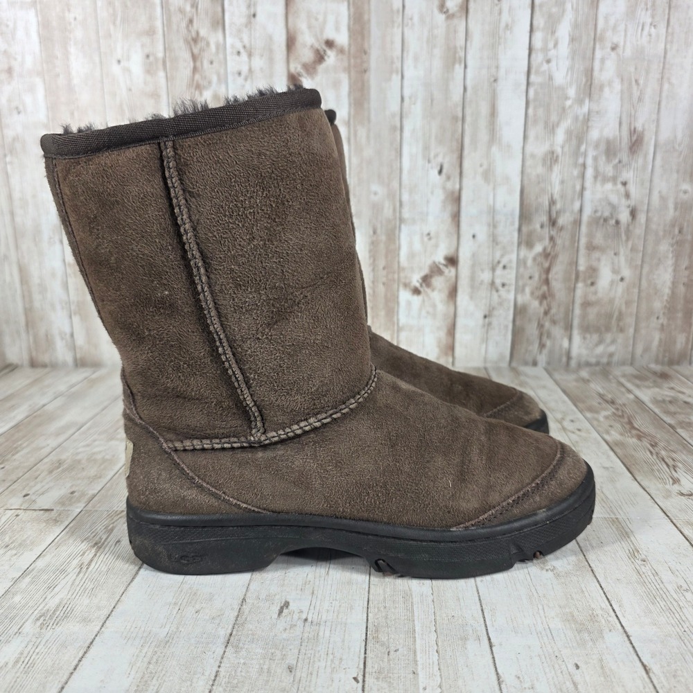UGG Australia Ultimate Short 5275 Women's Brown Sheepskin Lined Boots Size W6